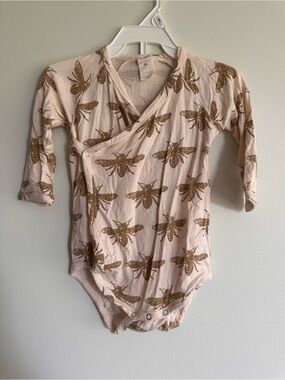 Kate Quinn Bamboo Collection Bee Print Wrap Bodysuit - 
 Beige with Gold Bees